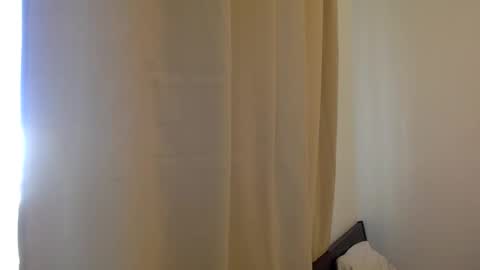 Emma online show from February 5, 8:25 pm