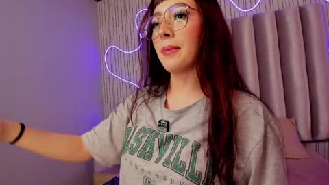 Snapshot of emmabanner chatting on March 31, 7:03 pm Natalia online show from March 31, 7:03 pm