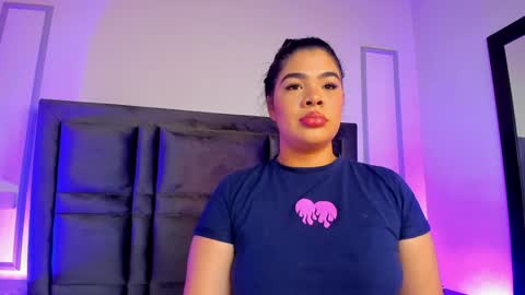 Snapshot of emmabecket2 chatting on January 8, 4:02 am emma becket online show from January 8, 4:02 am