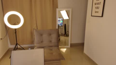 Emma online show from December 2, 5:37 am