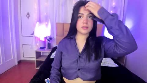 Emma online show from December 1, 8:03 pm