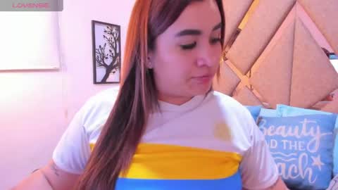 Snapshot of emmabigass7 chatting on June 2, 2:46 am Emma online show from June 2, 2:46 am