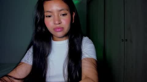Emma independent model online show from December 4, 10:08 pm