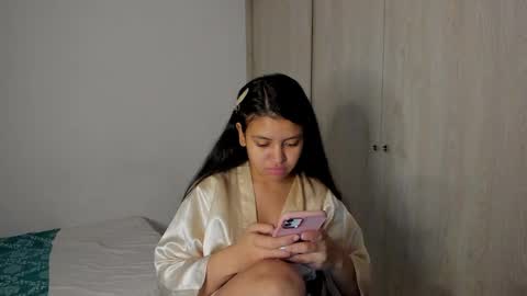 Emma independent model online show from February 24, 3:09 pm