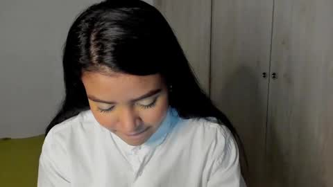 Emma independent model online show from February 25, 5:04 pm