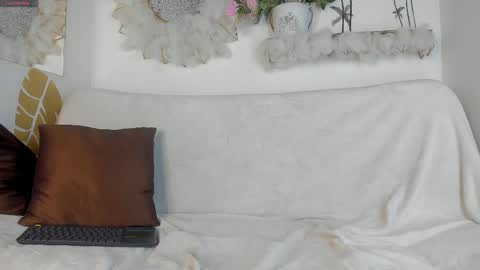 Emma Duque online show from May 24, 9:42 pm