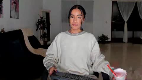 valentina online show from January 12, 7:43 am