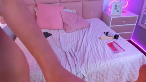 Alejandra  online show from February 25, 5:52 am