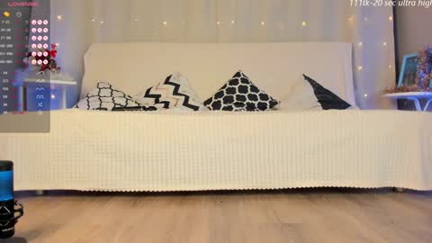 emmahotvibe online show from January 1, 7:20 am