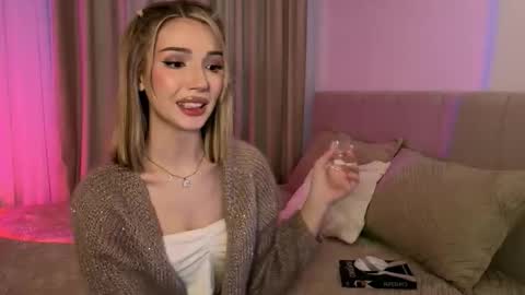 Emma online show from November 21, 10:03 am