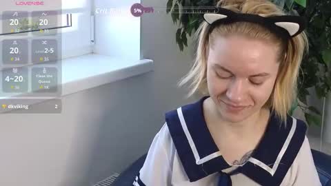 Snapshot of emmalarkins chatting on October 3, 8:11 am Emma online show from October 3, 8:11 am