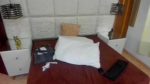 emmaLogge online show from March 4, 8:04 pm