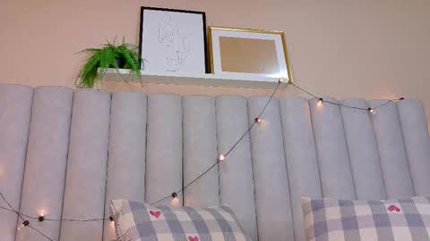 E M M A   online show from February 12, 4:18 am