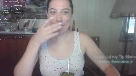 Snapshot of emmalove_ar chatting on January 3, 2:19 pm emmalove_ar online show from January 3, 2:19 pm