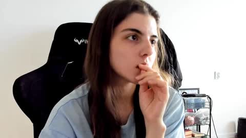 Snapshot of emmamon chatting on April 5, 1:08 pm Emma online show from April 5, 1:08 pm
