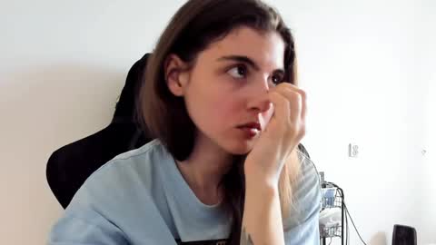 Snapshot of emmamon chatting on April 25, 1:03 pm Emma online show from April 25, 1:03 pm