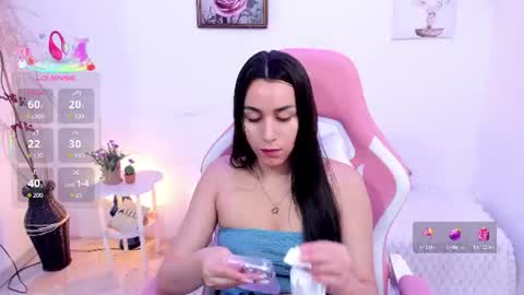 Snapshot of emmamyers_ chatting on July 8, 11:20 pm Emma online show from July 8, 11:20 pm
