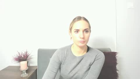 Snapshot of emmanaughty69 chatting on November 5, 9:26 pm Emma online show from November 5, 9:26 pm