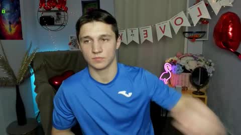 Snapshot of emmanuel_shine chatting on February 12, 7:03 am Emmi online show from February 12, 7:03 am