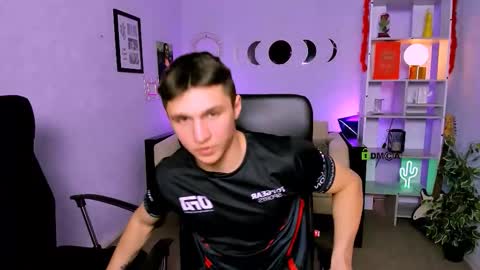 Snapshot of emmanuel_shine chatting on February 23, 1:08 pm Emmi online show from February 23, 1:08 pm