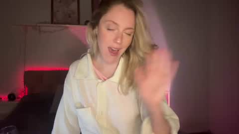 emmaonlyx1 online show from June 14, 3:08 am