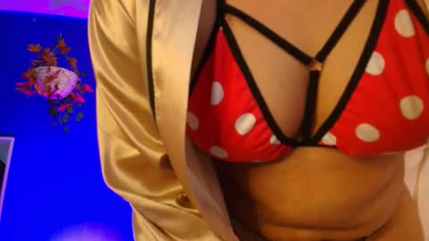 Snapshot of emmapark_ chatting on April 8, 7:14 pm Emma 3 online show from April 8, 7:14 pm