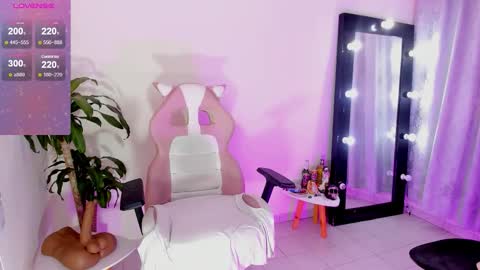 Emma Russell online show from March 7, 5:43 pm