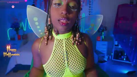 Sara online show from October 31, 11:44 am