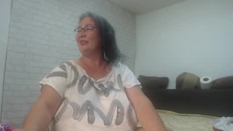 emmasquirt69 online show from June 7, 8:45 pm