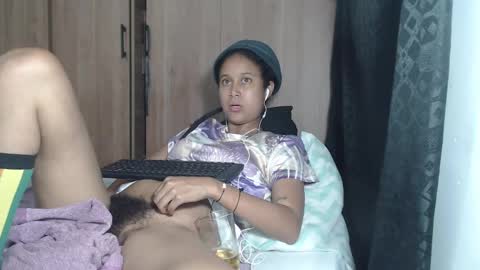 emmasweet95 online show from December 23, 12:35 am