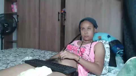 Snapshot of emmasweet95 chatting on January 14, 5:40 am emmasweet95 online show from January 14, 5:40 am