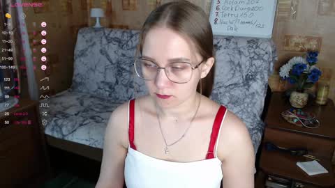 Mia online show from December 7, 10:34 am