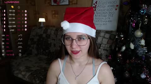 Mia online show from December 15, 1:54 pm