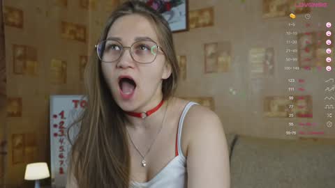 Mia online show from February 5, 2:37 pm