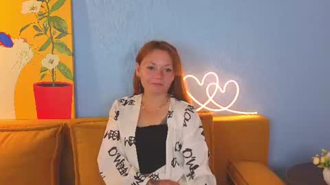 Snapshot of emmawells_s chatting on June 22, 1:40 am emmawells_s online show from June 22, 1:40 am