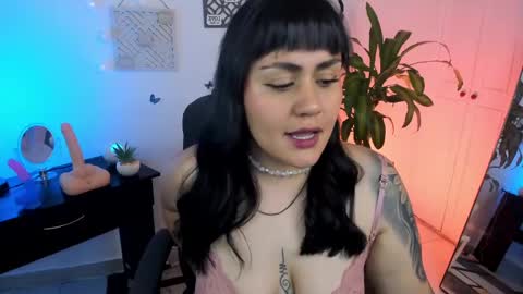 Snapshot of emmax_x chatting on February 1, 10:59 am EMMA online show from February 1, 10:59 am