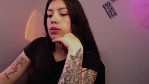 Snapshot of emmi_0 chatting on February 26, 8:44 pm Emily Independent model online show from February 26, 8:44 pm