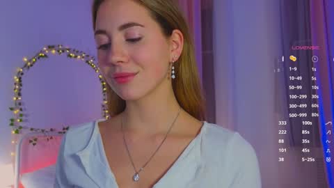 Snapshot of emmi_rosee chatting on January 21, 3:43 pm Miss Emmi online show from January 21, 3:43 pm