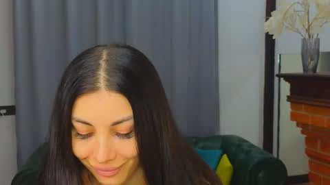 Snapshot of emmi_swon chatting on October 15, 4:51 pm Mia online show from October 15, 4:51 pm