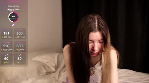 Snapshot of emmie_everly chatting on September 13, 7:13 pm emmie_everly online show from September 13, 7:13 pm