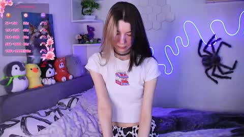 emmie_everly online show from February 16, 11:50 am