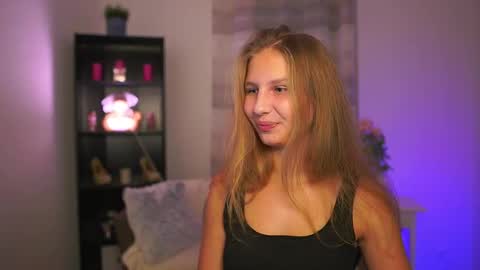 Emmie online show from November 20, 2:17 pm