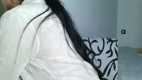 emmie online show from February 12, 9:10 am