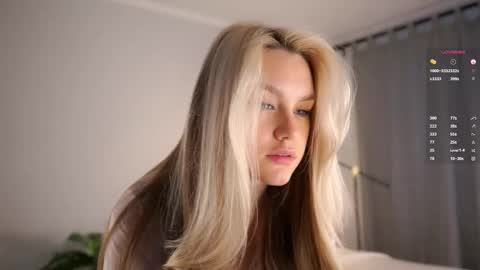 Aurora online show from December 23, 10:35 am