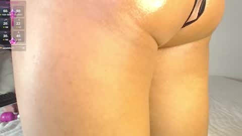 Snapshot of emmiily chatting on February 22, 8:07 am Emely online show from February 22, 8:07 am