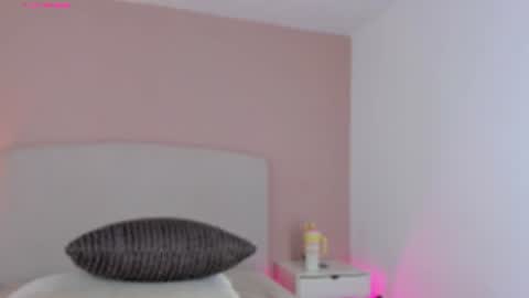 Snapshot of emmiily_z chatting on July 31, 7:24 pm Emmiily online show from July 31, 7:24 pm
