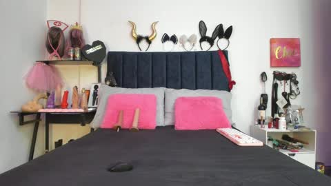 Snapshot of emmily_giraldo chatting on April 23, 12:51 pm online show from April 23, 12:51 pm