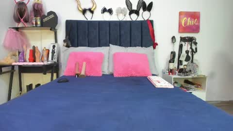 Snapshot of emmily_giraldo chatting on June 26, 12:42 pm online show from June 26, 12:42 pm
