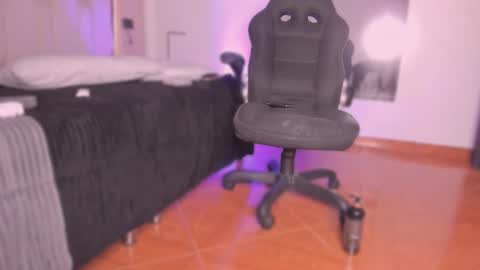    online show from December 14, 10:36 pm