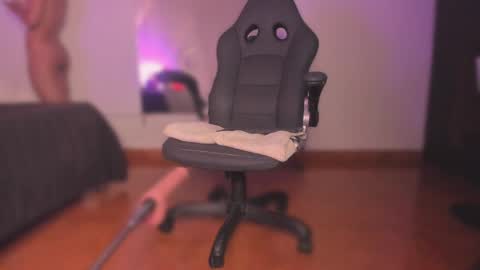    online show from April 12, 9:58 am